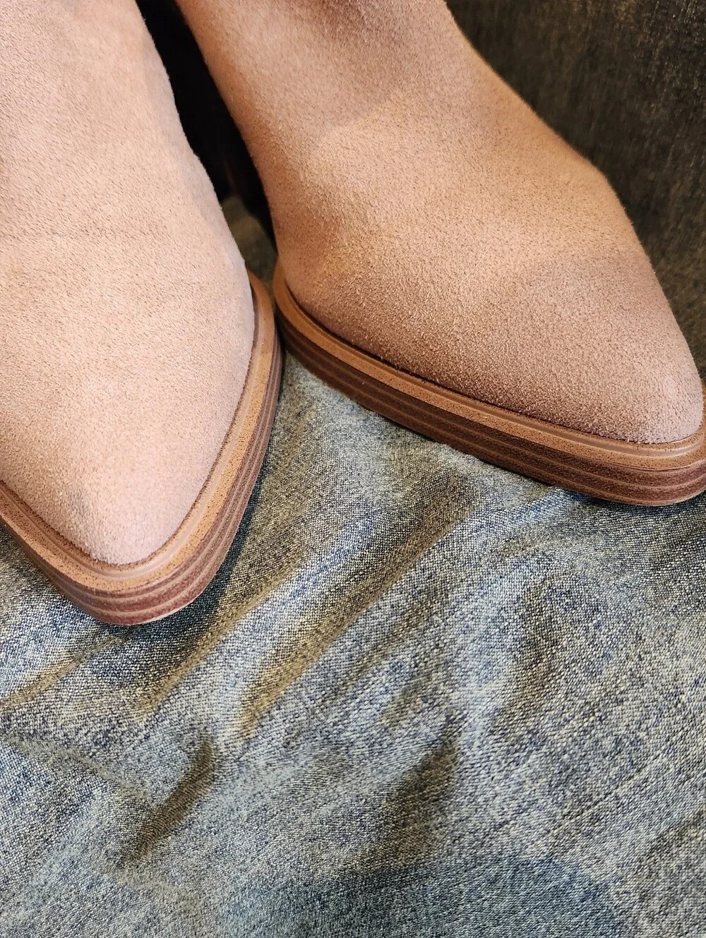 VINCE CAMUTO Tortilla Suede Ankle Boots
